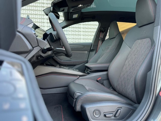 Audi A6 Avant Quattro S-Tronic