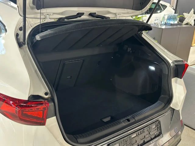 Cupra Formentor Digitales Cockpit LED Sperrdiff. ACC Apple CarPlay