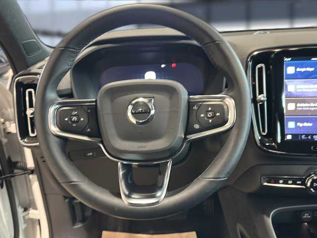Volvo XC40 XC40 Navi LED Klima Standhzg Einparkhilfe el. Fenster