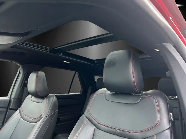 Ford Explorer ST Line