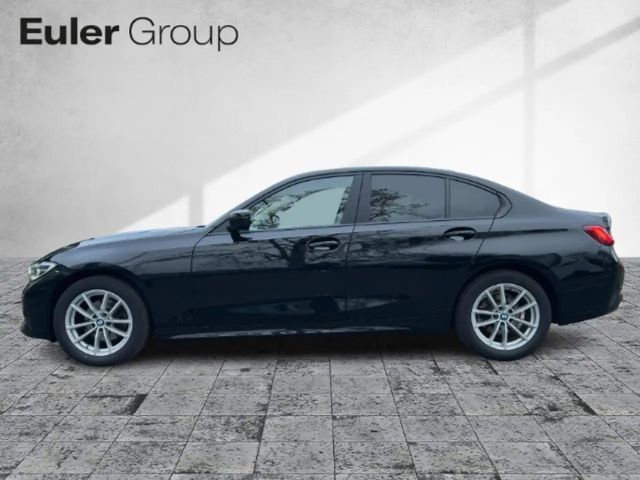 BMW 320 320i Sedan xDrive