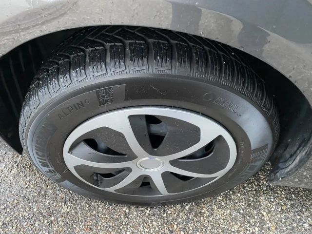 Peugeot 208 ALL PT100