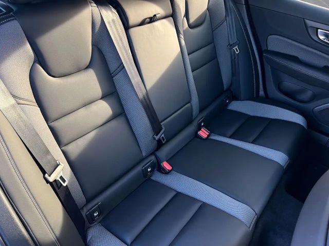 Volvo V60 Cross Country AWD Plus