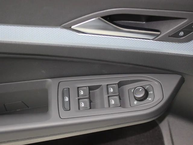 Volkswagen Golf 1.5 eTSI Variant