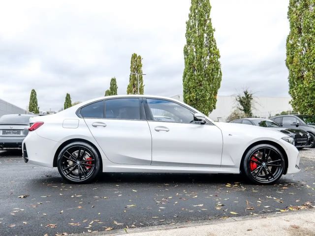 BMW 330 330i M-Sport Sedan xDrive