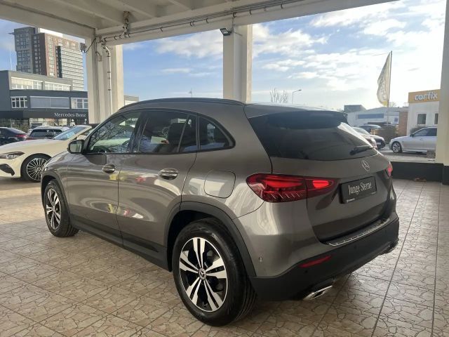 Mercedes-Benz GLA 180 Progressive