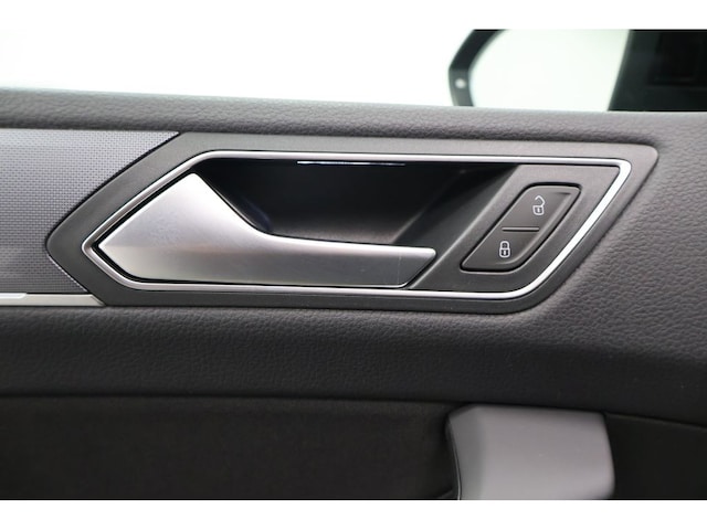 Volkswagen Touran 1.5 TSI DSG R-Line