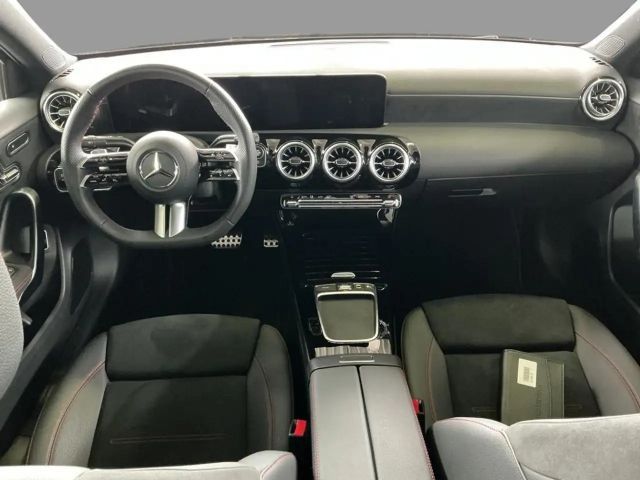 Mercedes-Benz A 200 AMG Line