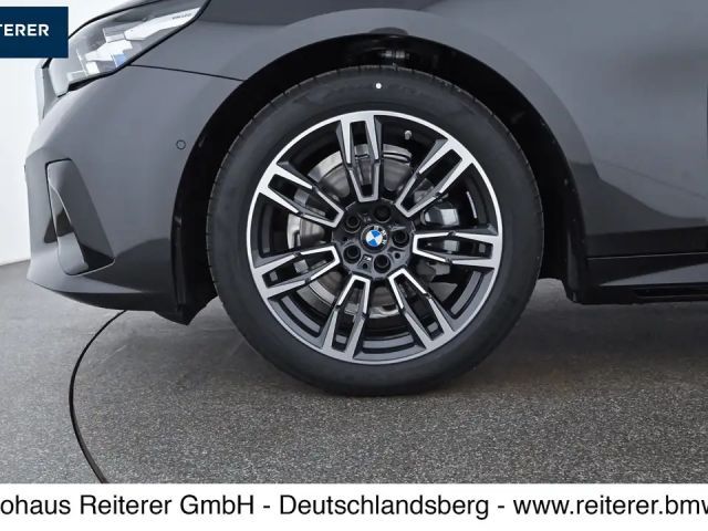 BMW 520 520d M-Sport Sedan xDrive