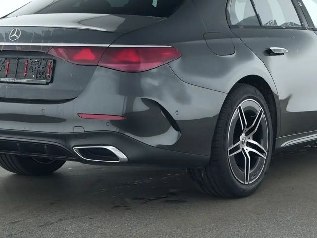 Mercedes-Benz E 220 E 220 d Sedan