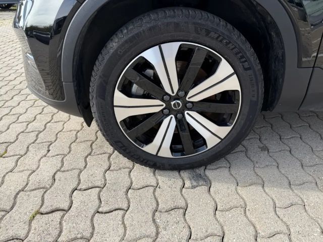 Volvo XC40 AWD Plus Recharge Twin Engine