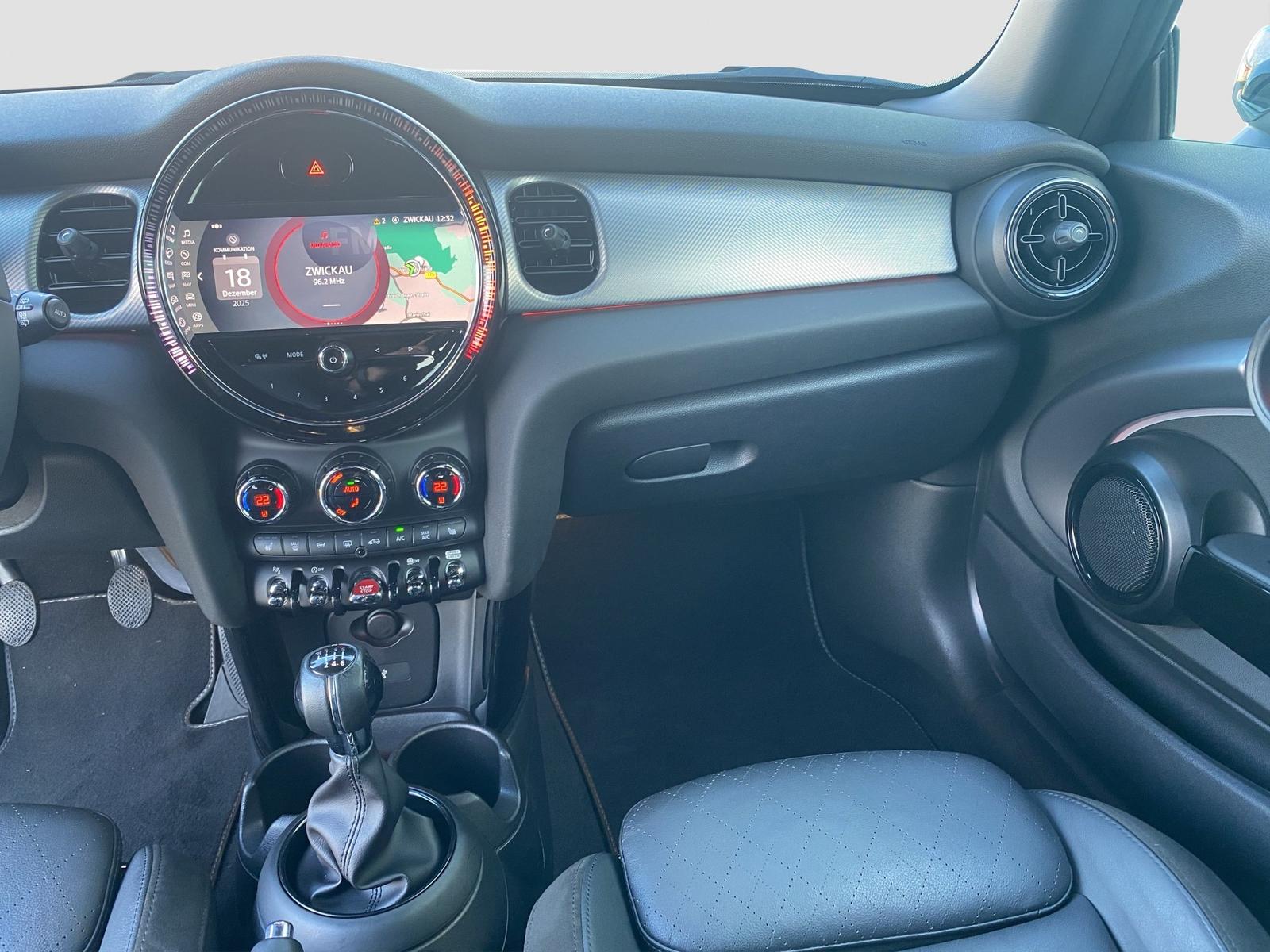 MINI Cooper Yours Trim Sportsitz PianoBlack YOUNIQUE