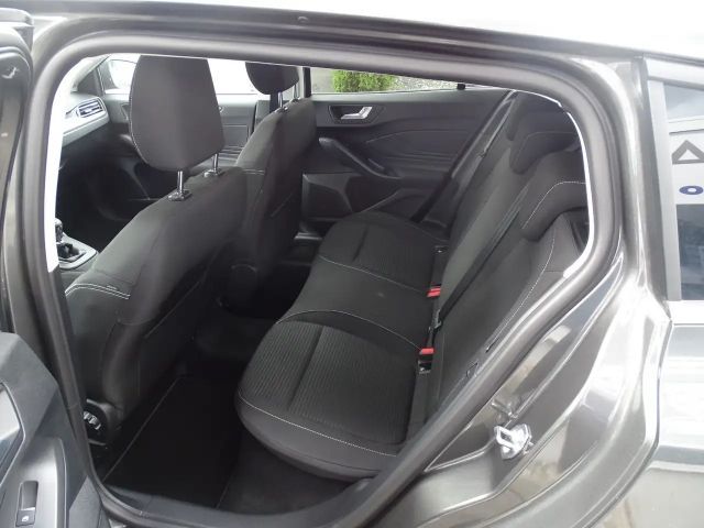 Ford Focus Titanium Wagon