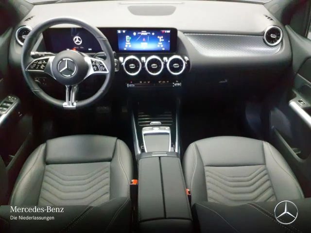 Mercedes-Benz B 220 4MATIC Progressive Sedan