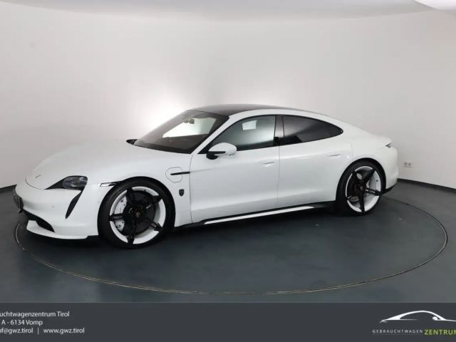 Porsche Taycan Turbo