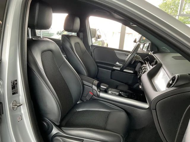 Mercedes-Benz B 180 B 180 KAMERA/SPUR/NAVI/GRA/PARKTRONIC