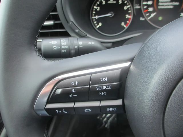 Mazda 3 Exclusive-line