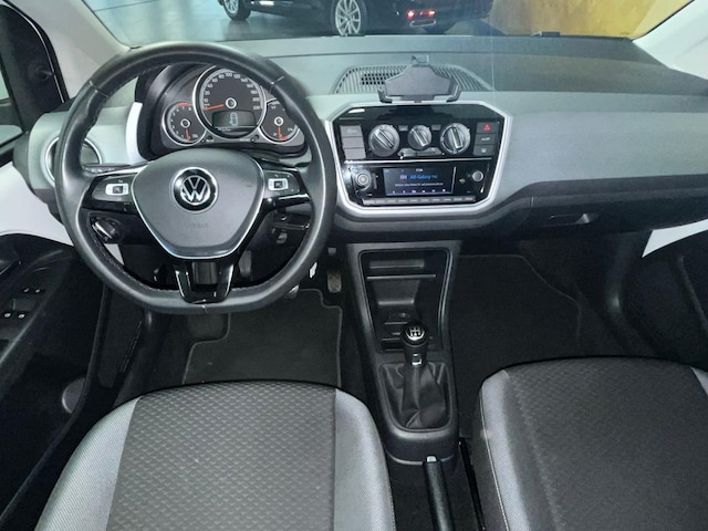 Volkswagen up! Active