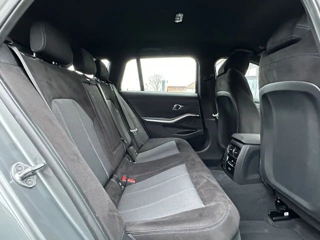 BMW 320 320d M-Sport Touring