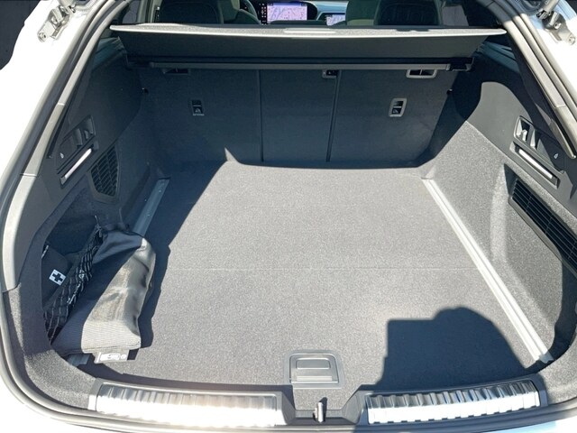 Audi A6 Avant Quattro S-Tronic