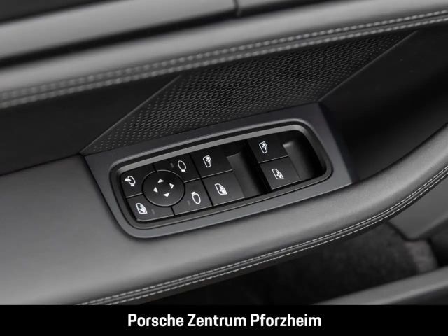 Porsche Taycan 4 Cross Turismo