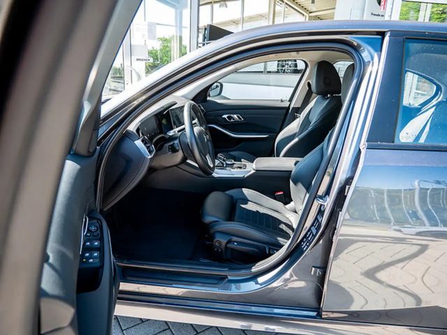 BMW 320 Sedan xDrive