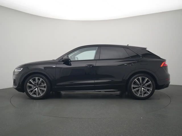 Audi Q8 S-Line