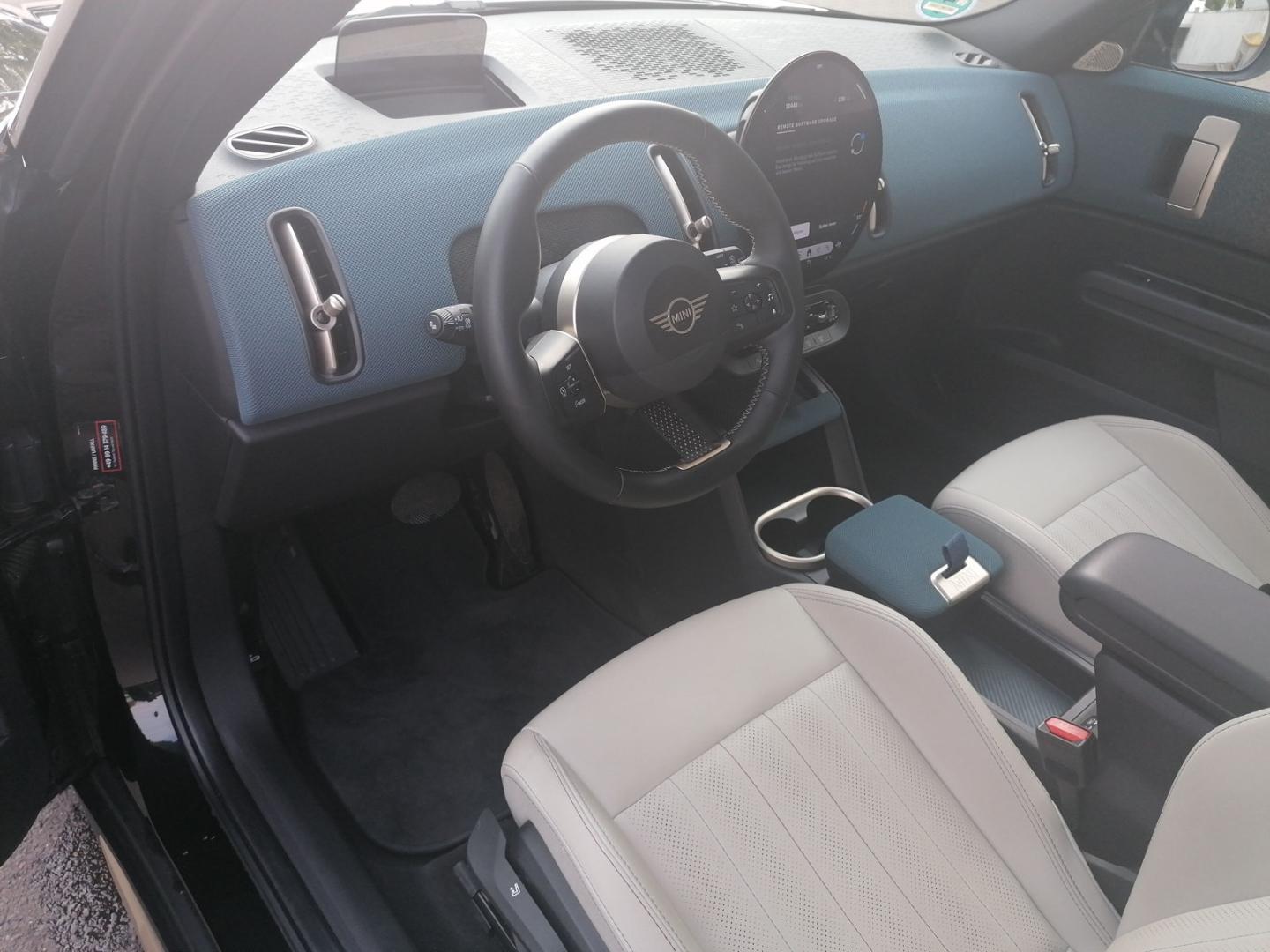 MINI Countryman E Countryman E Fav. Trim HUD Pano ACC H&K Paket L