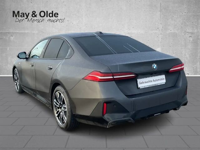 BMW 520 520d M-Sport Sedan