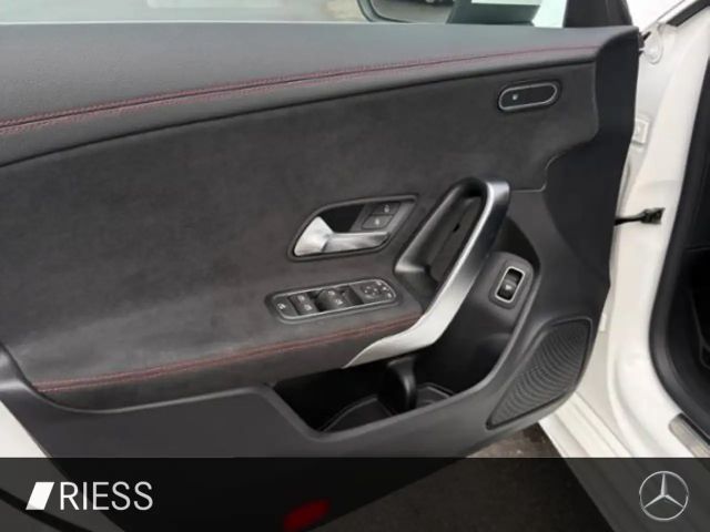 Mercedes-Benz CLA 180 AMG Line Coupé