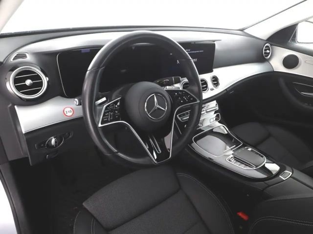 Mercedes-Benz E 220 AVANTGARDE E 220 d Estate