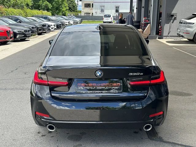 BMW 330 330e Sedan