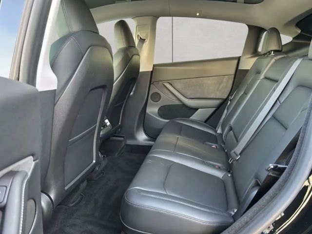 Tesla Model Y AWD Dual Motor Performance