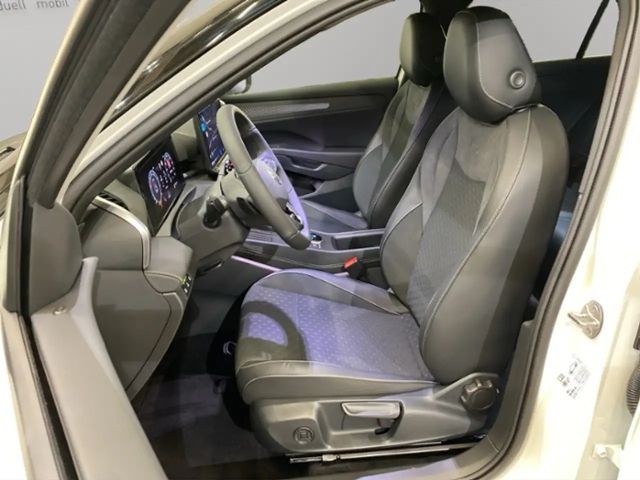 Volkswagen T-Roc 1.5 eTSI DSG R-Line