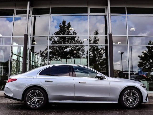 Mercedes-Benz E 200 AMG Line Sedan