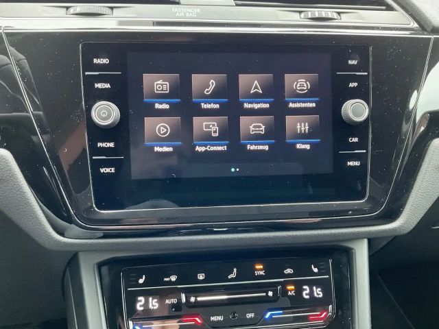 Volkswagen Touran 1.5 TSI DSG R-Line