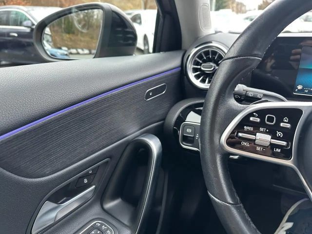 Mercedes-Benz A 180 A 180 d Progressive