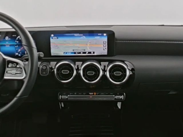 Mercedes-Benz A 180 Hatchback Luxury Line