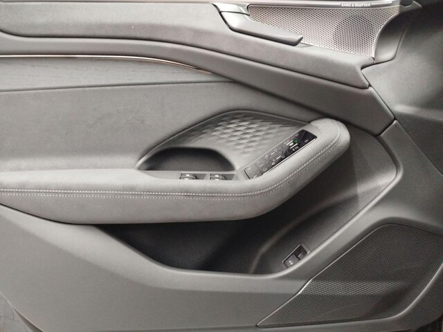 Audi A6 Avant Quattro S-Tronic