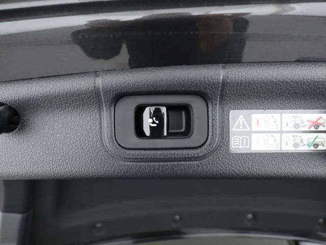 Mercedes-Benz C 220 C 220 d Sedan