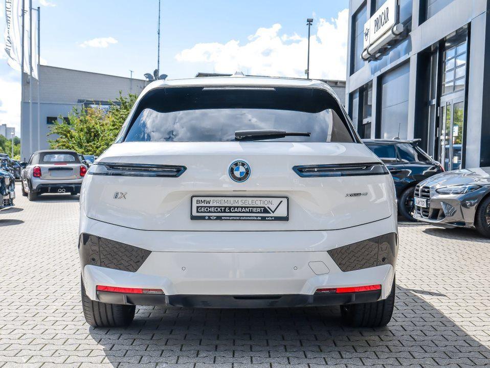 BMW iX xDrive40