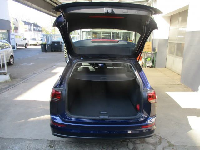 Volkswagen Golf Life Variant