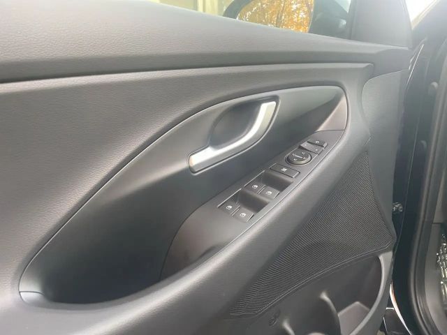 Hyundai i30 Family *NAVI*SITZHEIZUNG*KAMERA*