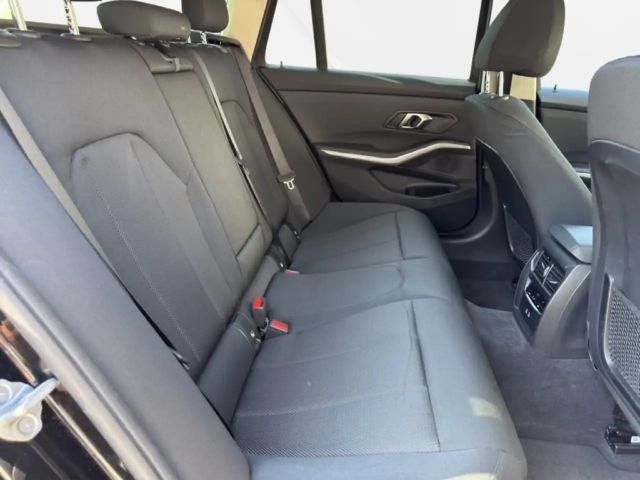 BMW 320 *** WIDSCREEN DISPLAY *** NP 61.260 *** -52% ***