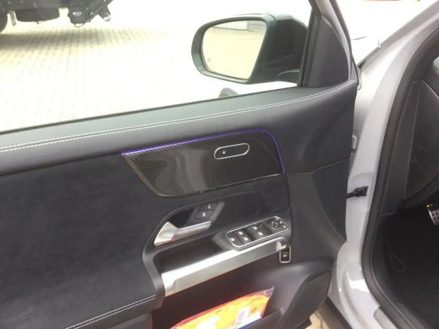 Mercedes-Benz GLB 180 AMG Line