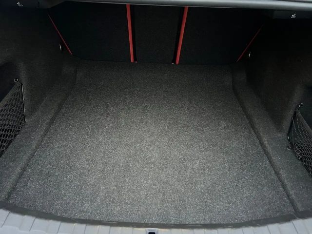 BMW 320 320i M-Sport Sedan