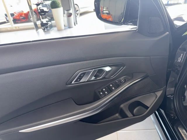 BMW 320 320d M-Sport Sedan