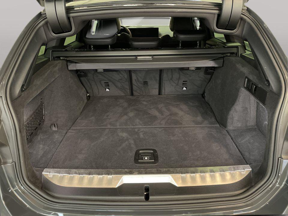 BMW 330 330e Touring