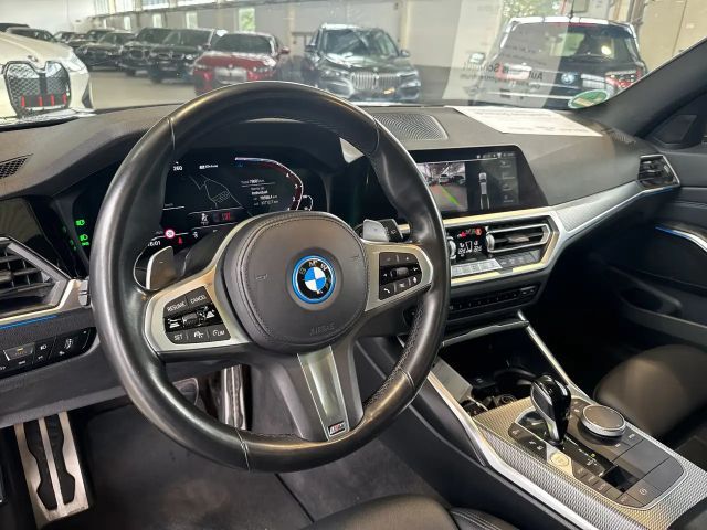BMW 330 330e M-Sport Touring xDrive