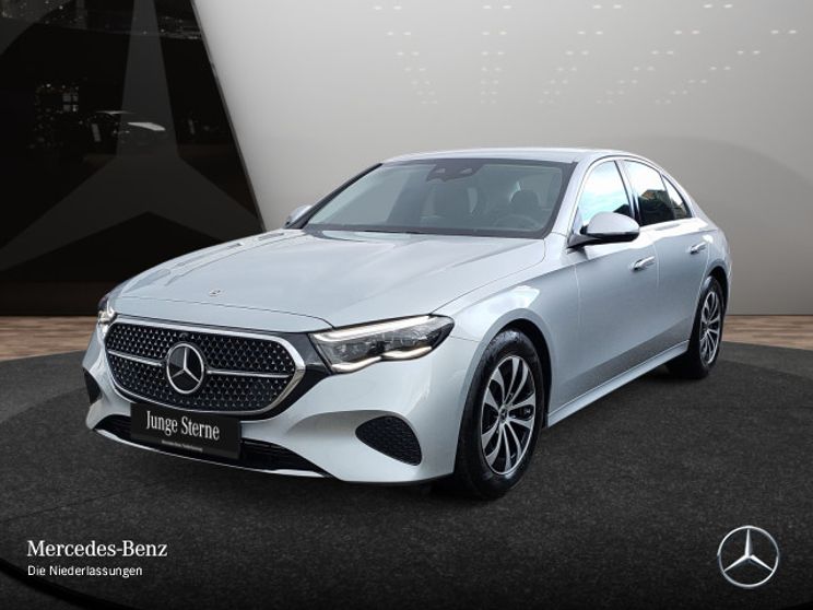 Mercedes-Benz E 220 AVANTGARDE E 220 d Sedan
